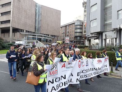 17-12-13-FolgaXustiza-manifestacionACorunha-04.jpg